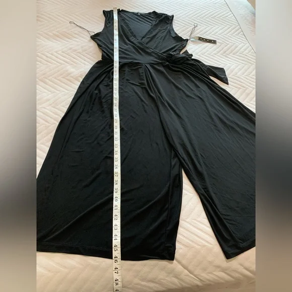 NWT Trina B Black V-Neck Sleeveless Wrap Wide-Leg Jumpsuit Size L Minimalist - Picture 4 of 8